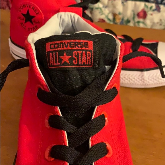 Converse Junior Size 3 Sneakers - Picture 6 of 8